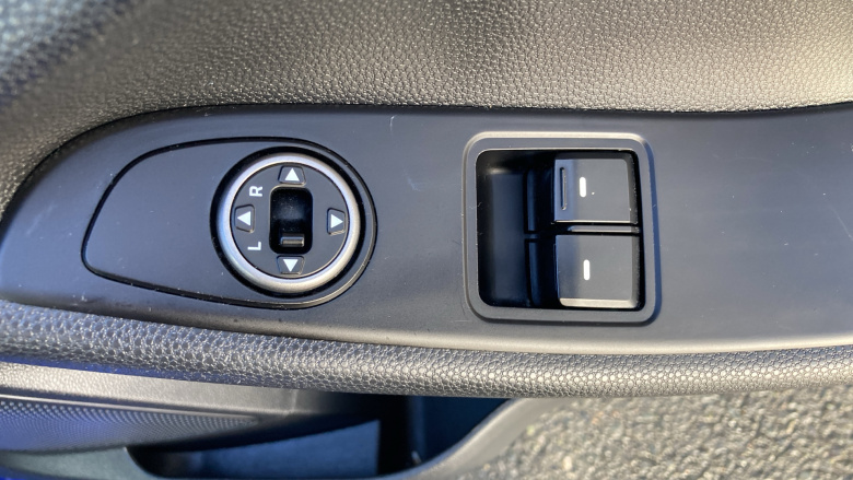 Hyundai i20 1.2 MPi S Connect 5dr Petrol Hatchback